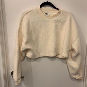 Aritzia Sunday Best fleecy white cropped top XS